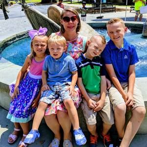 Meet your Posher, Jennifer